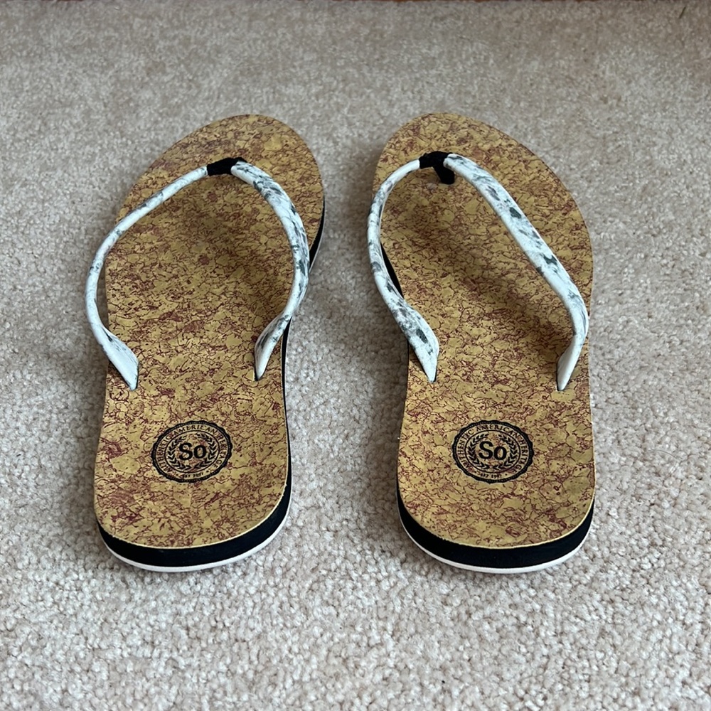SO Flip Flops - Picture 3 of 7
